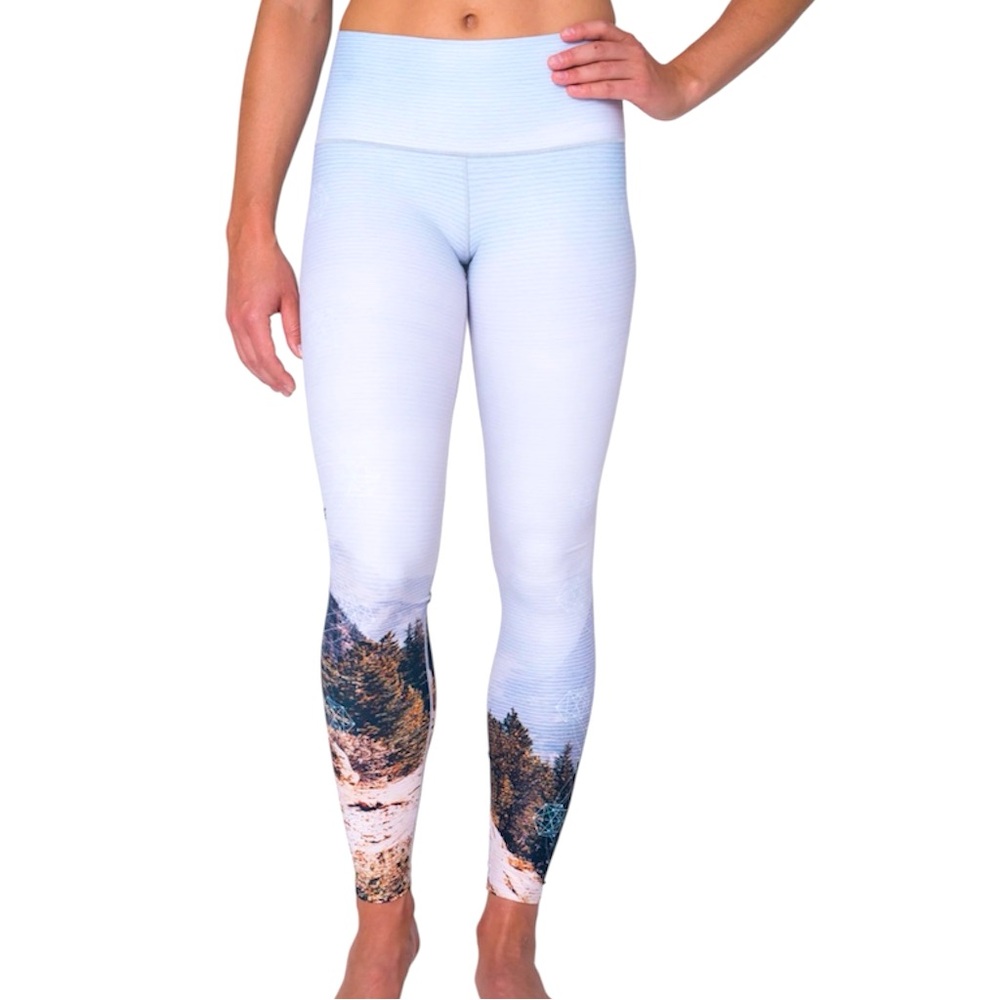 Colorado Threads Women’s Mountain Vista Yoga Pants